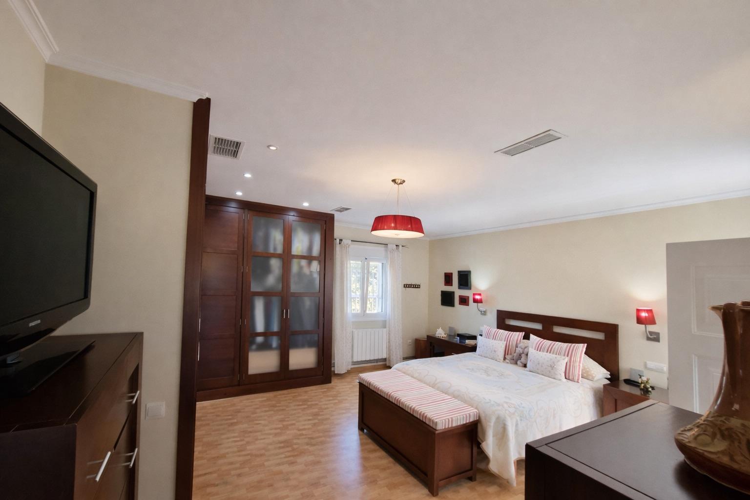 Imagen 8 Casa Aislada en venta en Malpartida De Cáceres / Urbanización Las Arenas 