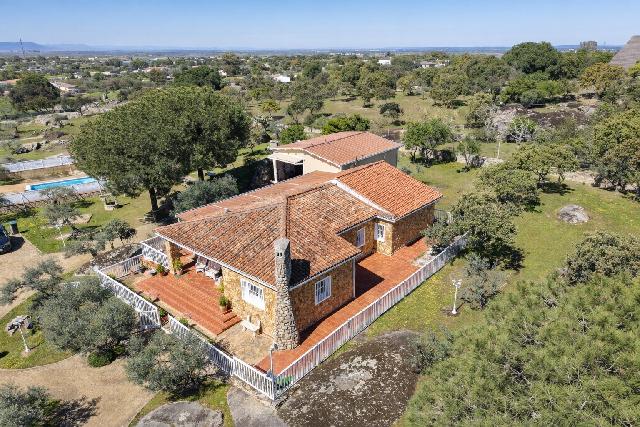Imagen 4 Inmueble 301912 - Casa Aislada en venta en Malpartida De Cáceres / Urbanización Las Arenas 