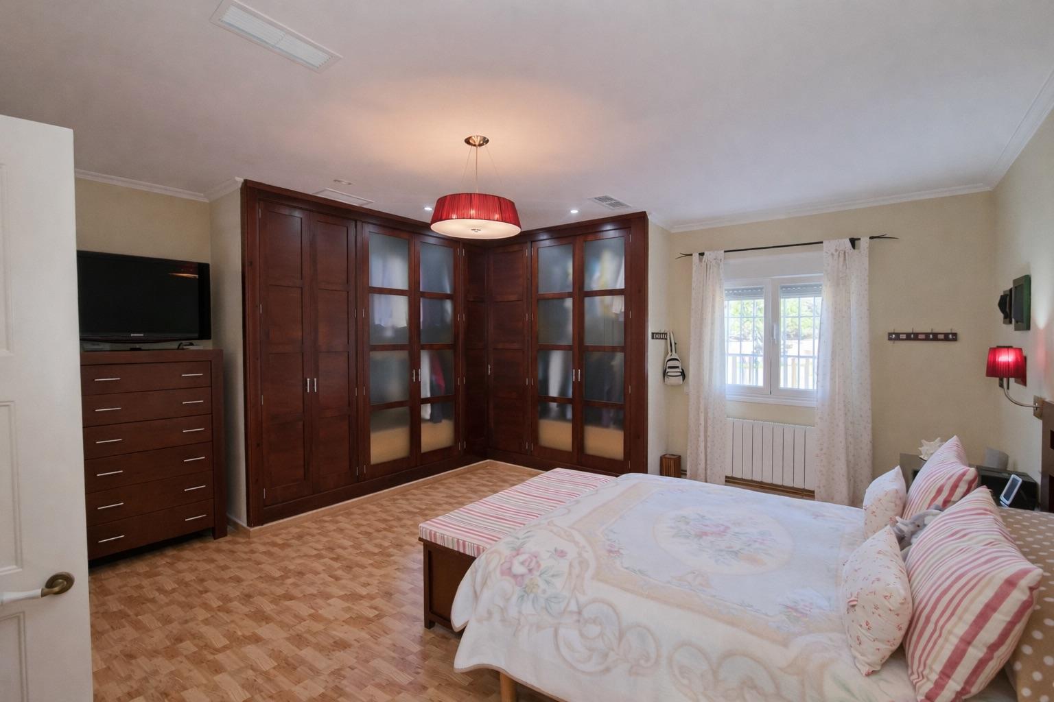 Imagen 9 Casa Aislada en venta en Malpartida De Cáceres / Urbanización Las Arenas 