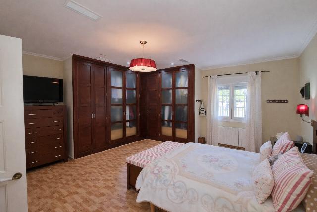 Imagen 9 Inmueble 301912 - Casa Aislada en venta en Malpartida De Cáceres / Urbanización Las Arenas 