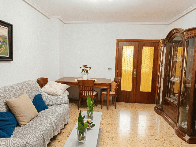Imagen 1 Inmueble 302163 - Piso en venta en Cáceres / Muy próximo a  la Cruz de  los Caídos