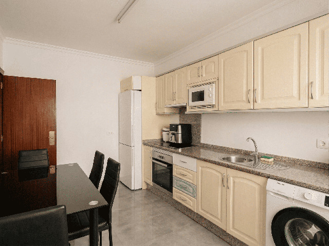 Imagen 2 Inmueble 302163 - Piso en venta en Cáceres / Muy próximo a  la Cruz de  los Caídos