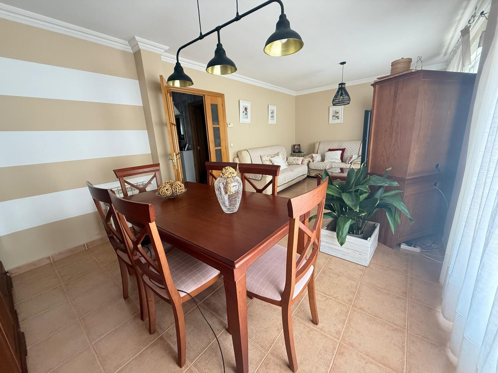 Imagen 1 Casa en venta en Azuqueca De Henares / A 3 minutos del parque del norte 