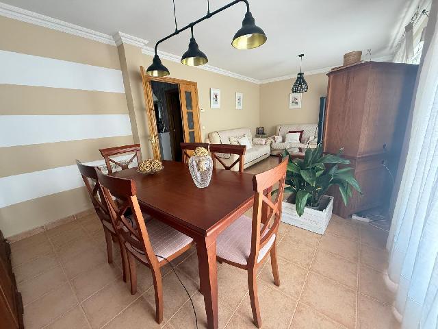 Imagen 1 Inmueble 300867 - Casa en venta en Azuqueca De Henares / A 3 minutos del parque del norte 