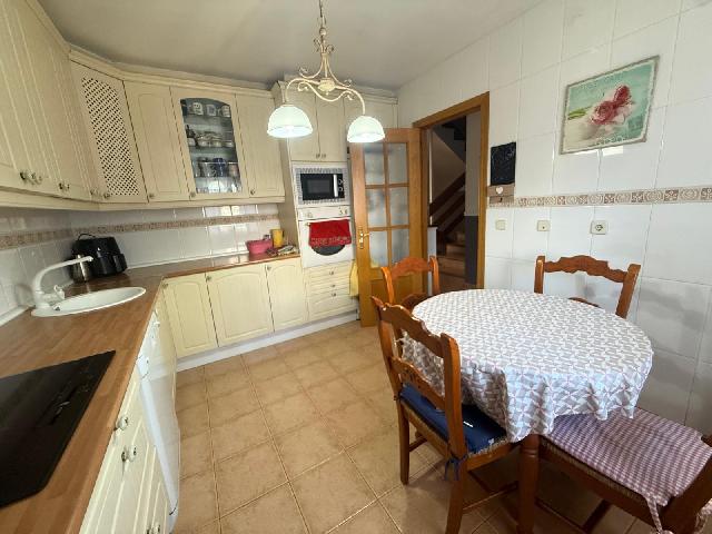 Imagen 4 Inmueble 300867 - Casa en venta en Azuqueca De Henares / A 3 minutos del parque del norte 