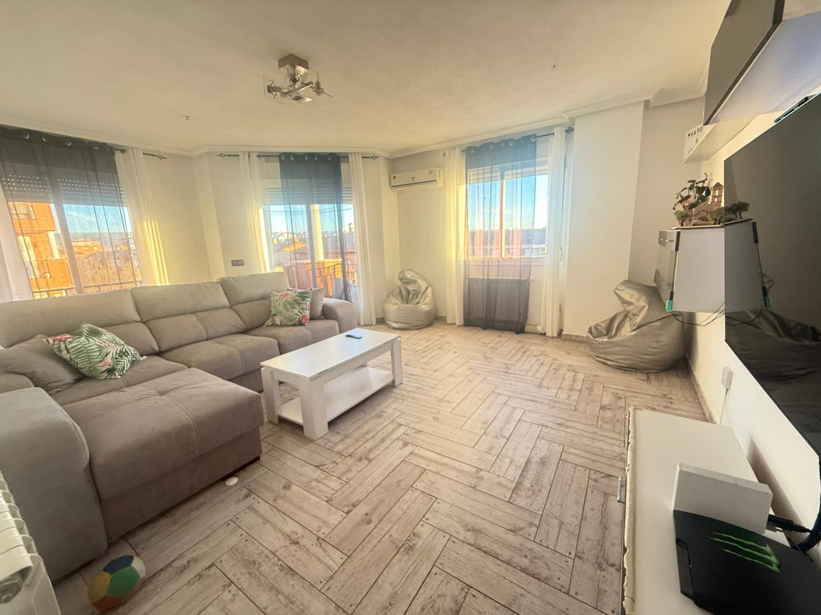 Imagen 1 Piso en venta en Azuqueca De Henares / A 5 minutos del ayuntamiento