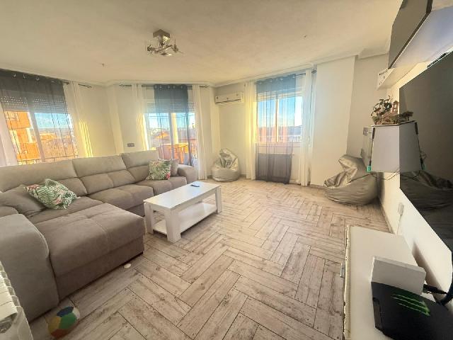 Imagen 1 Inmueble 301864 - Piso en venta en Azuqueca De Henares / A 5 minutos del ayuntamiento