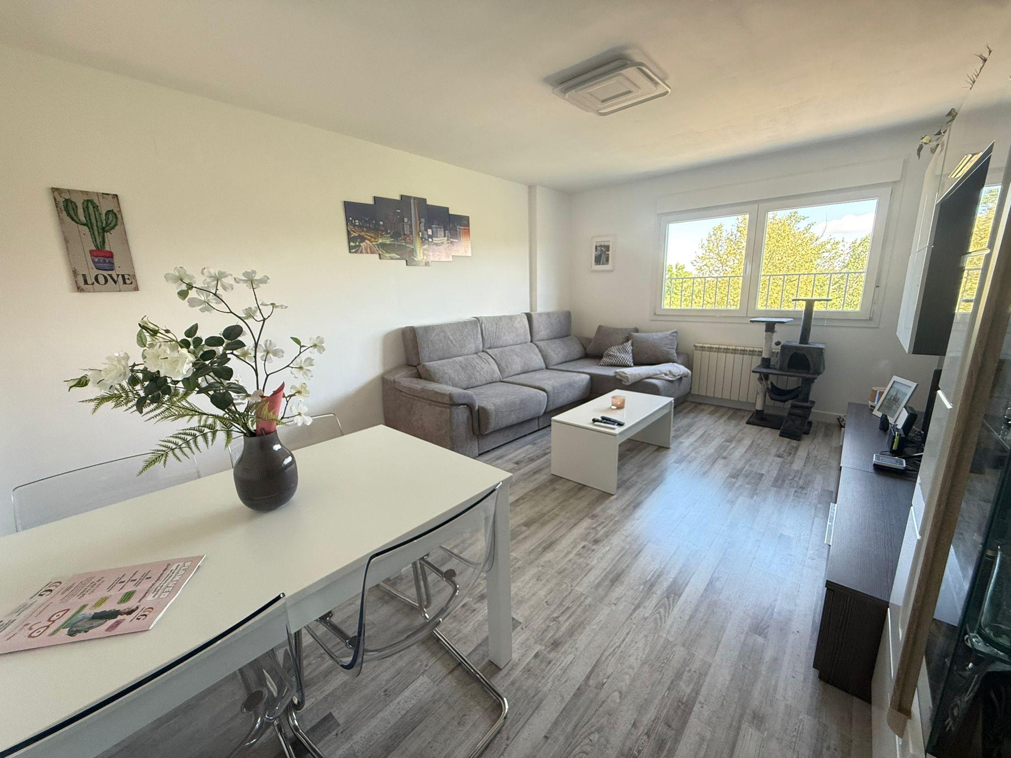 Imagen 1 Casa en venta en Azuqueca De Henares / A 3 minutos de la salida de la A2