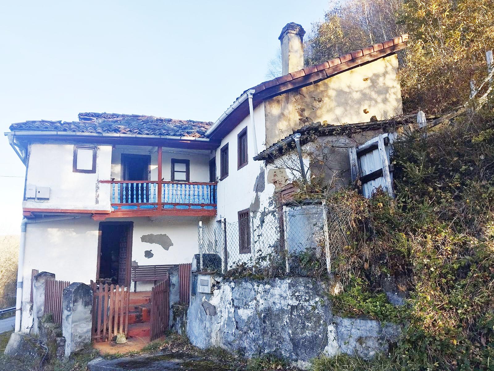 Imagen 1 Casa Adosada en venta en Mieres / A seis minutos de Mieres