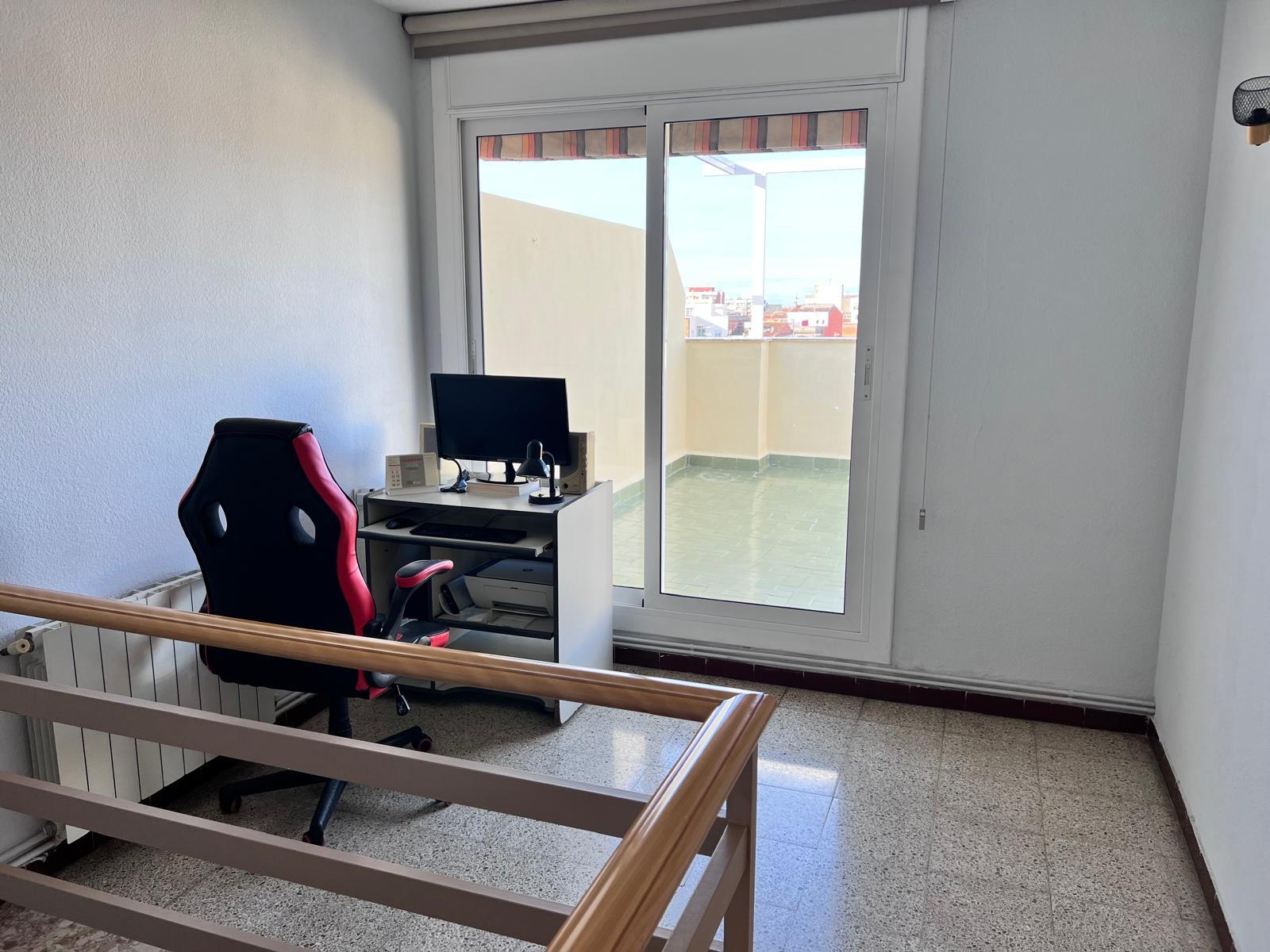 Imagen 8 Piso en venta en Prat De Llobregat El / Duplex  en el centro del Prat con 5 habitaciones 