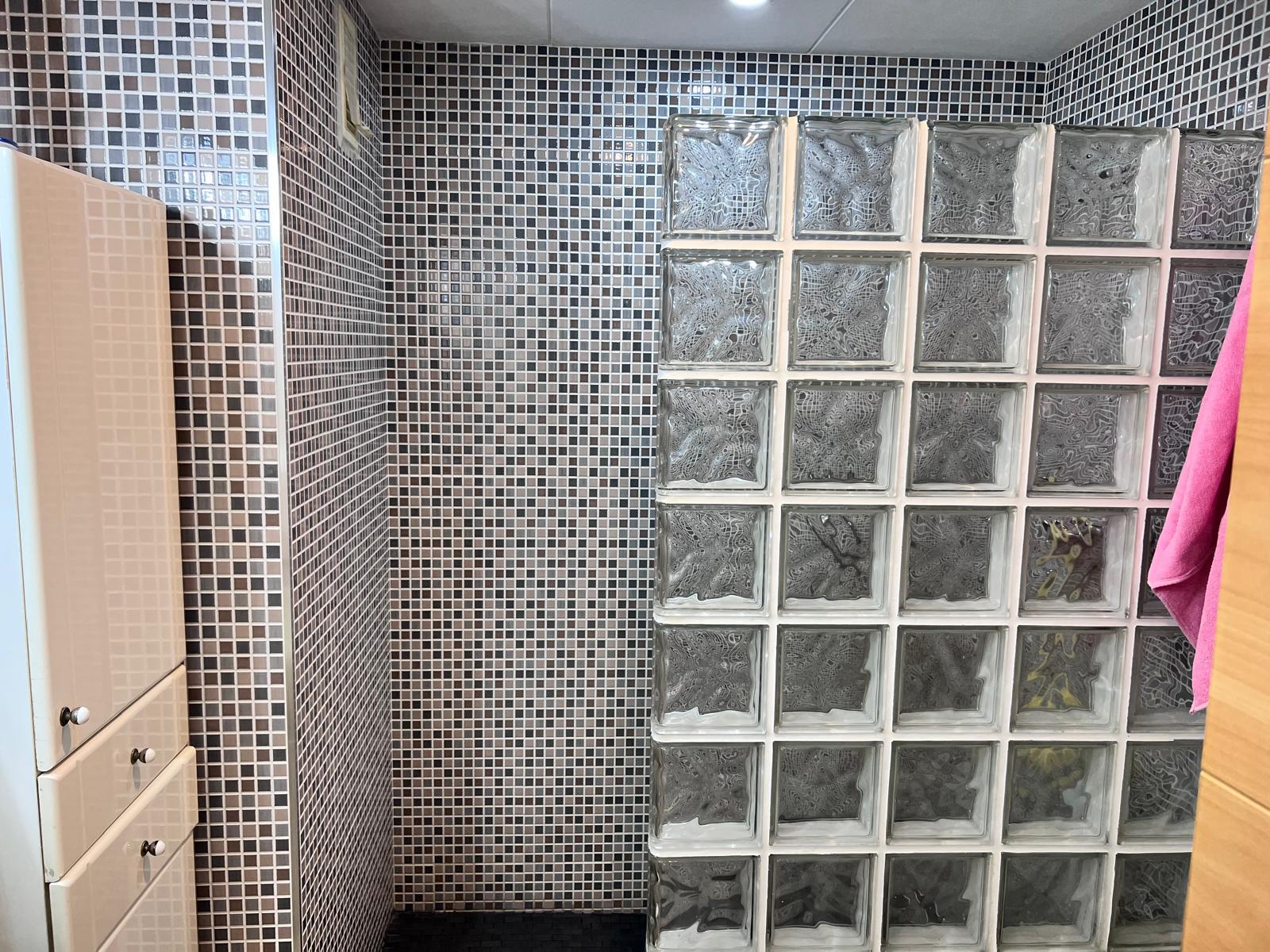 Imagen 13 Piso en venta en Prat De Llobregat El / Duplex  en el centro del Prat con 5 habitaciones 