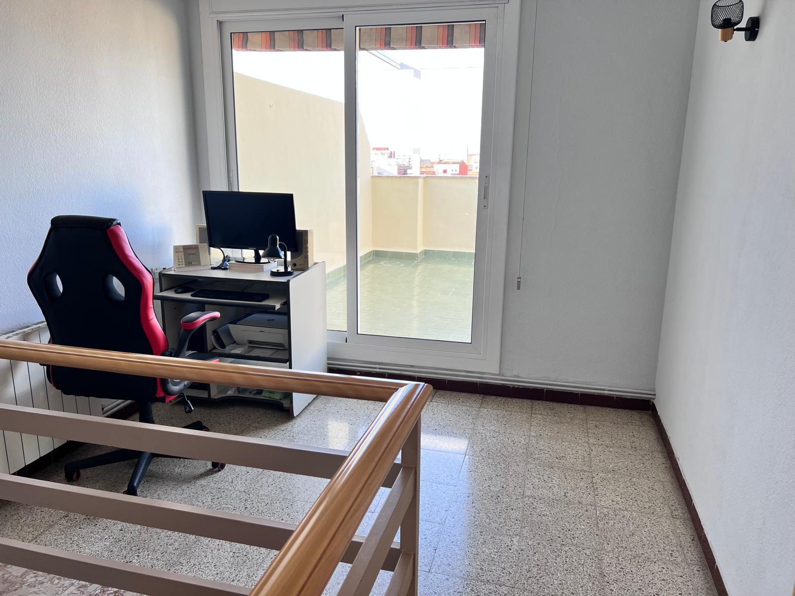Imagen 20 Piso en venta en Prat De Llobregat El / Duplex  en el centro del Prat con 5 habitaciones 