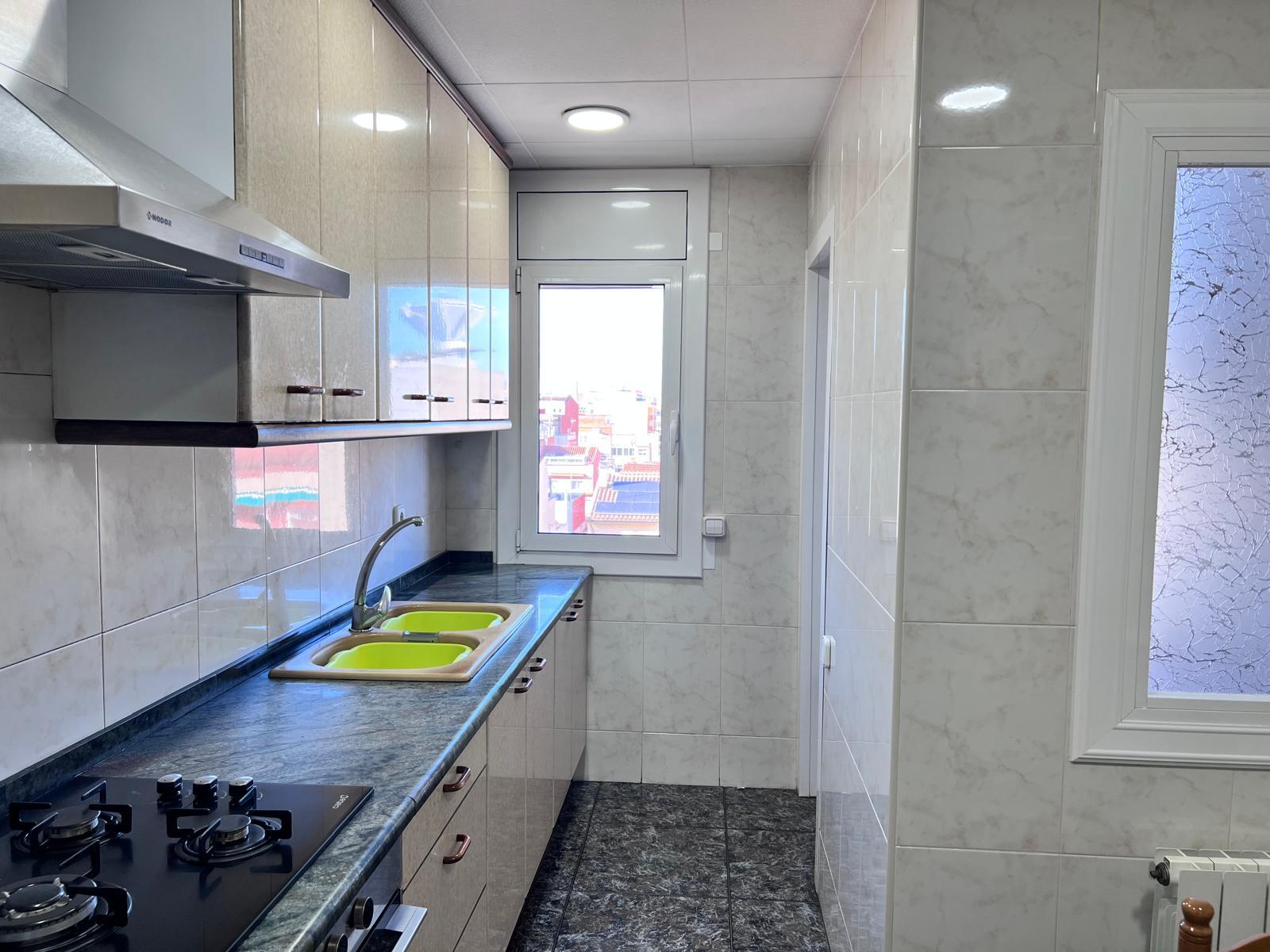 Imagen 4 Piso en venta en Prat De Llobregat El / Duplex  en el centro del Prat con 5 habitaciones 