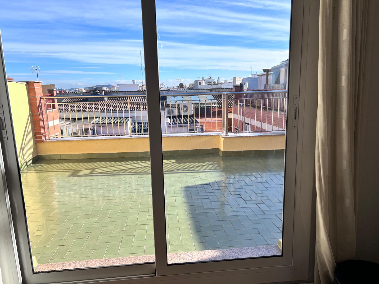 Imagen 31 Piso en venta en Prat De Llobregat El / Duplex  en el centro del Prat con 5 habitaciones 