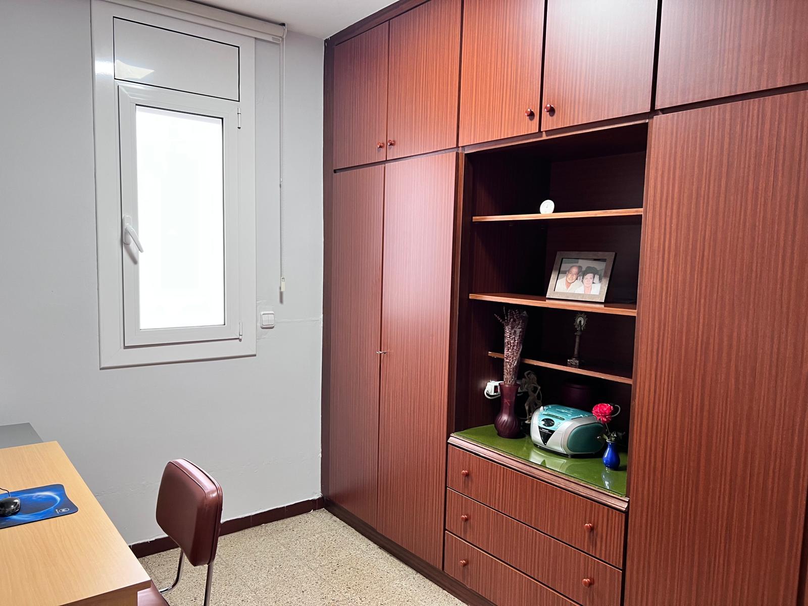 Imagen 33 Piso en venta en Prat De Llobregat El / Duplex  en el centro del Prat con 5 habitaciones 