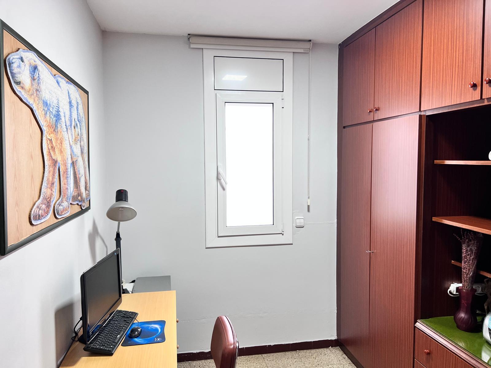 Imagen 34 Piso en venta en Prat De Llobregat El / Duplex  en el centro del Prat con 5 habitaciones 