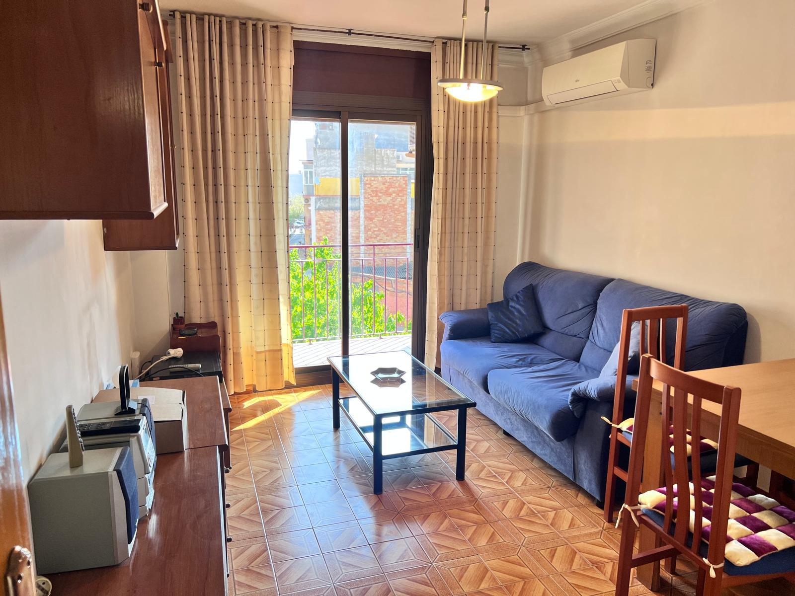 Imagen 3 Piso en venta en Cornellà De Llobregat / Junto Centro Comercial Splau 