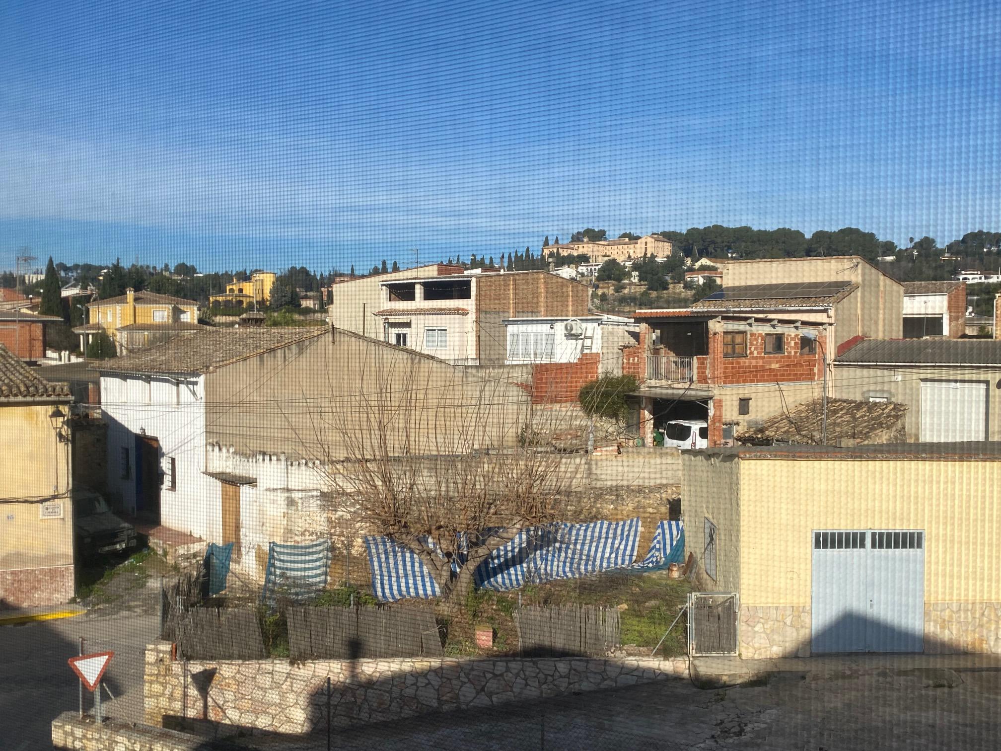 Imagen 20 Casa Adosada en venta en Benigánim / Zona amplia cercana al centro y servicios. 