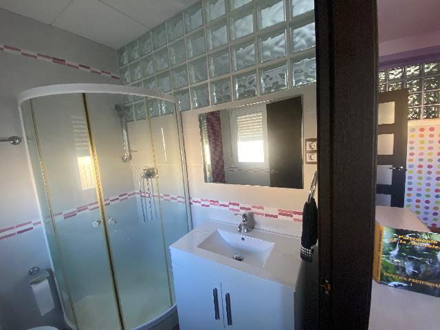 Imagen 13 Inmueble 300141 - Casa Adosada en venta en Benigánim / Zona amplia cercana al centro y servicios. 