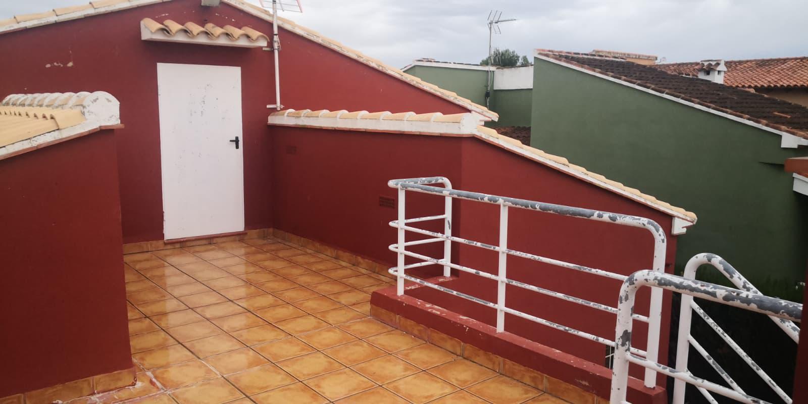 Imagen 5 Casa Aislada en venta en Oliva / A casos metros de la playa.