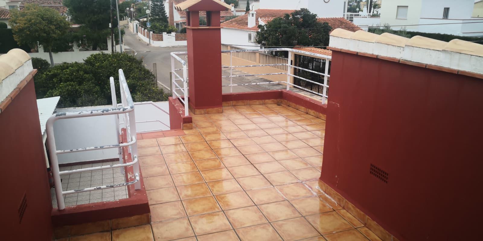 Imagen 6 Casa Aislada en venta en Oliva / A casos metros de la playa.