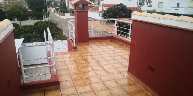 Imagen 6 Inmueble 299169 - Casa Aislada en venta en Oliva / A casos metros de la playa.