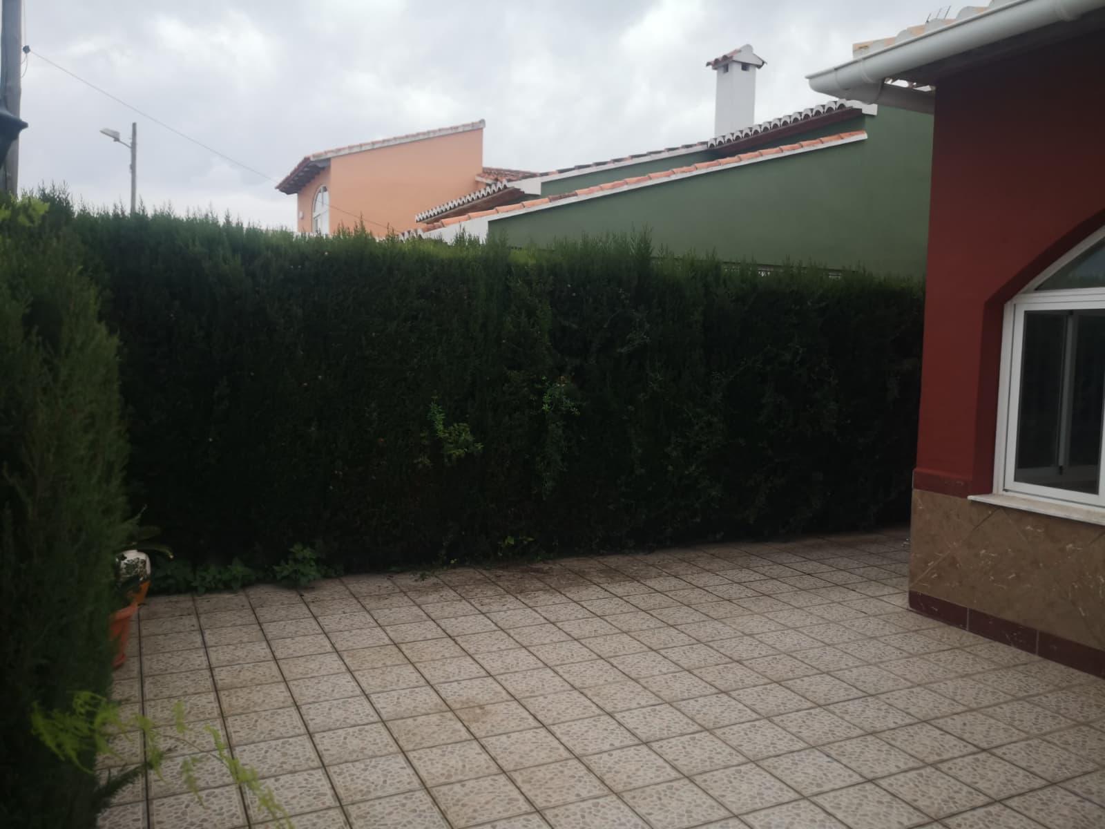 Imagen 3 Casa Aislada en venta en Oliva / A casos metros de la playa.