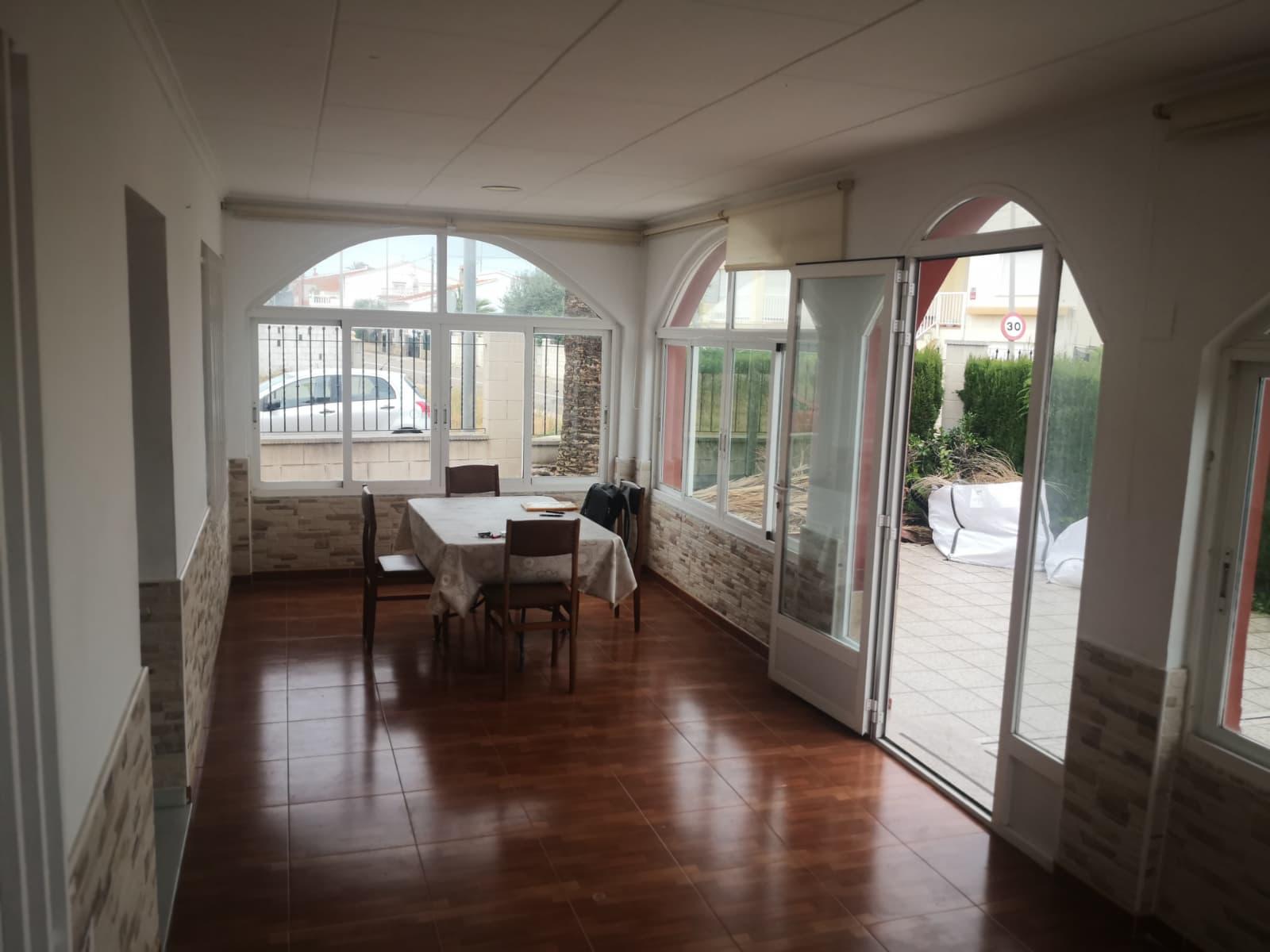 Imagen 8 Casa Aislada en venta en Oliva / A casos metros de la playa.