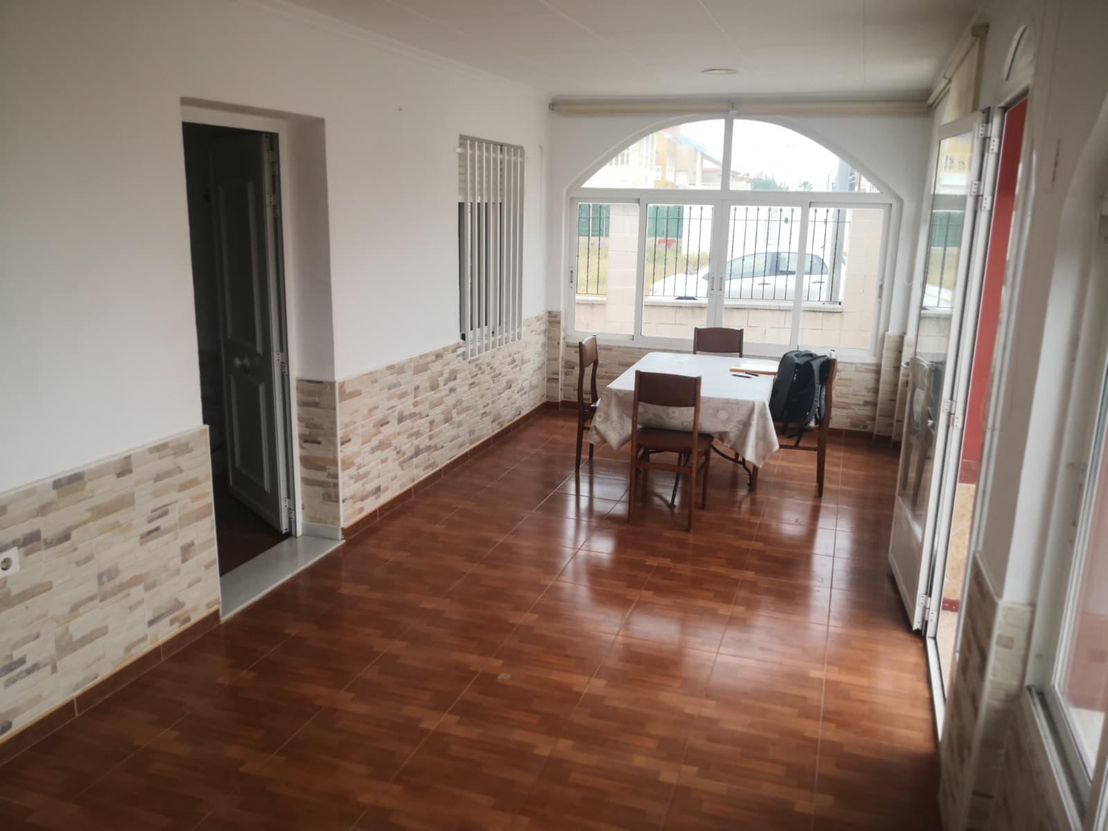 Imagen 7 Casa Aislada en venta en Oliva / A casos metros de la playa.