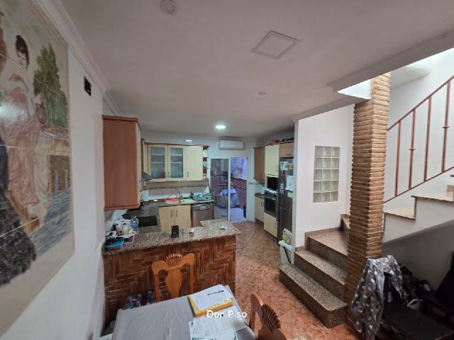 Imagen 3 Inmueble 299656 - Casa Adosada en venta en Oliva / En pleno casco antiguo de Oliva.