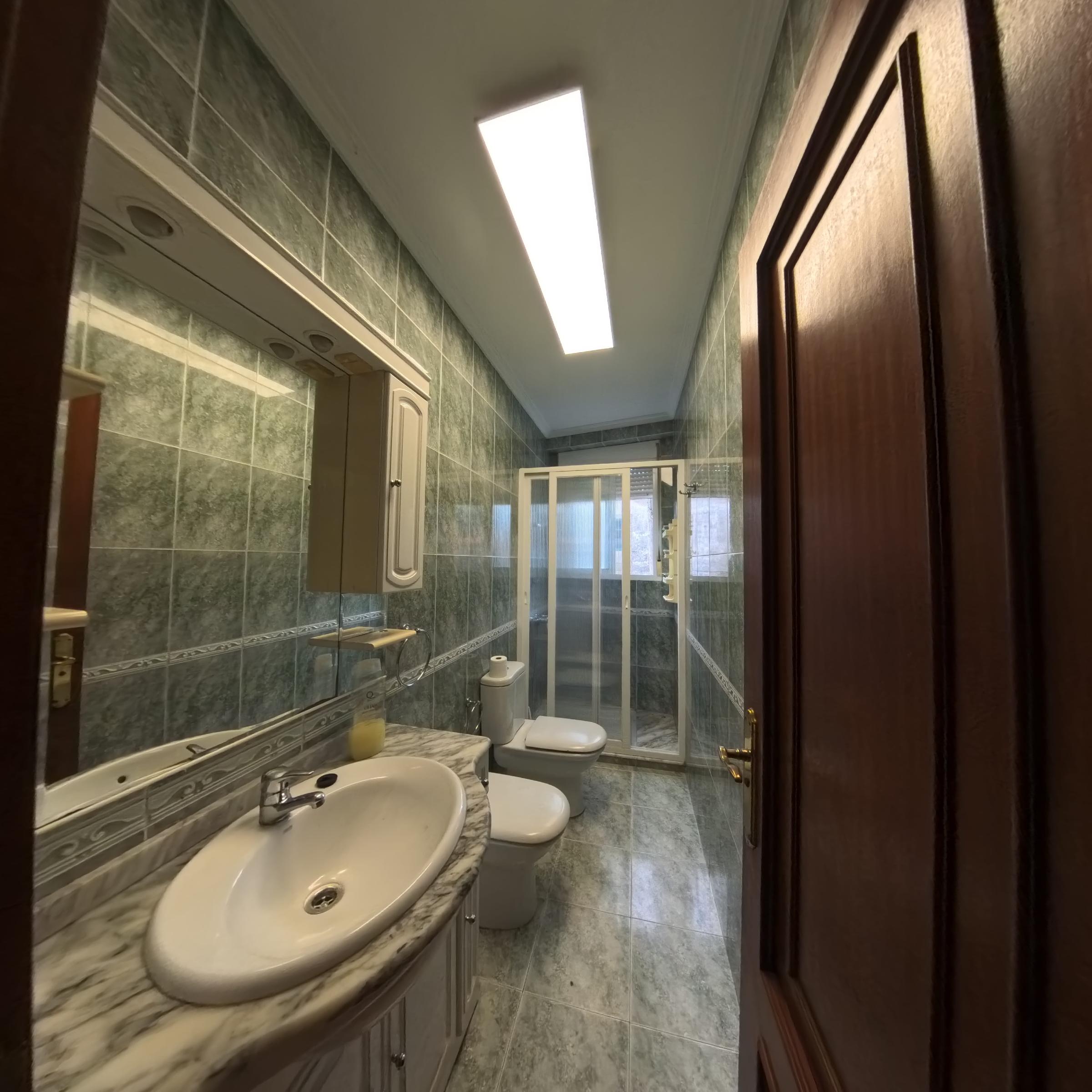 Imagen 4 Casa en venta en Santiago De Compostela / Cerca del Hospital Clínico