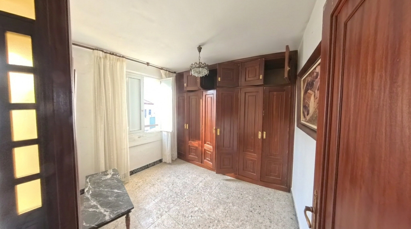 Imagen 4 Casa en venta en Santiago De Compostela / Muy próximo al Hospital Clínico