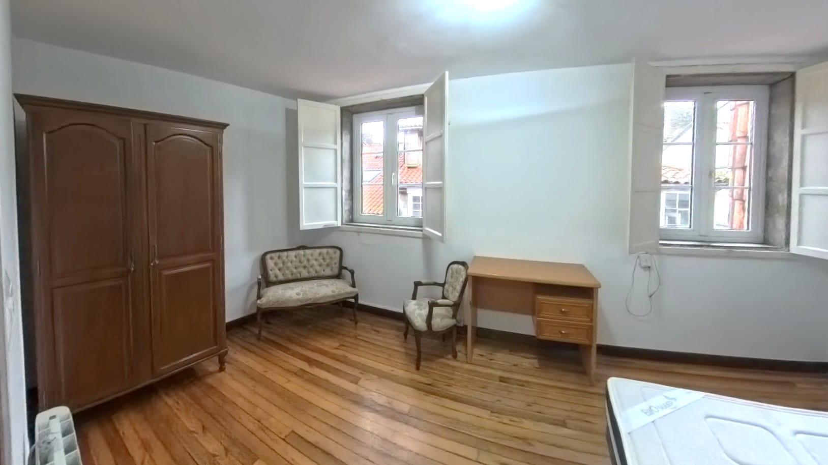 Imagen 24 Apartamento en venta en Santiago De Compostela / A pocos metros de Plaza Cervantes en el C...