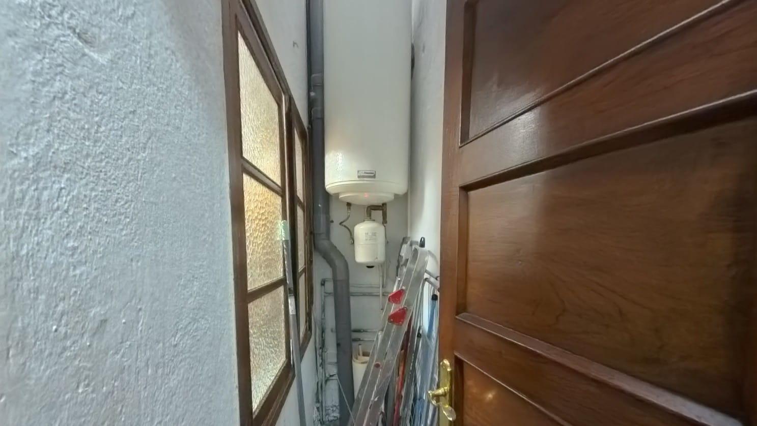 Imagen 30 Apartamento en venta en Santiago De Compostela / A pocos metros de Plaza Cervantes en el C...