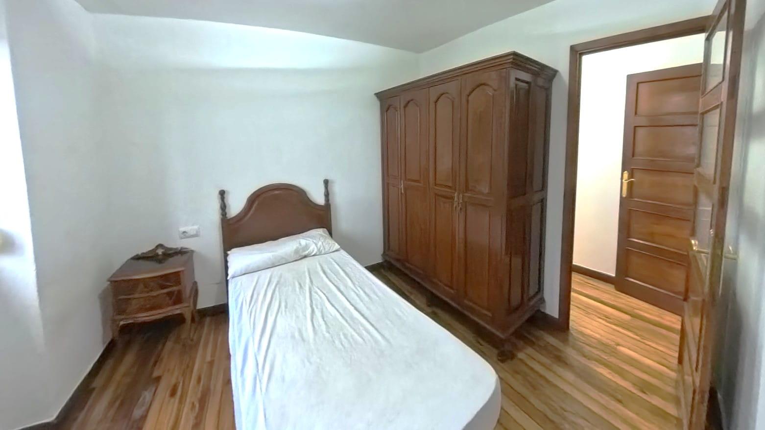 Imagen 23 Apartamento en venta en Santiago De Compostela / A pocos metros de Plaza Cervantes en el C...