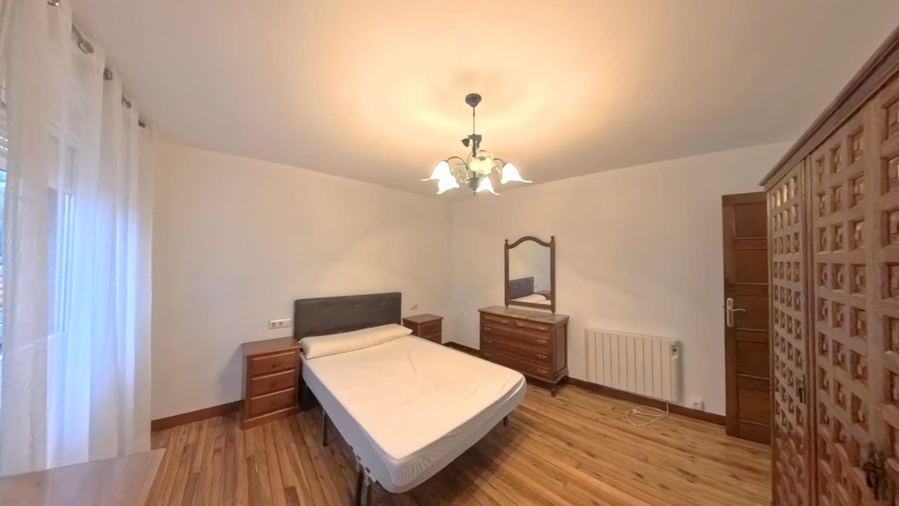 Imagen 21 Apartamento en venta en Santiago De Compostela / A pocos metros de Plaza Cervantes en el C...