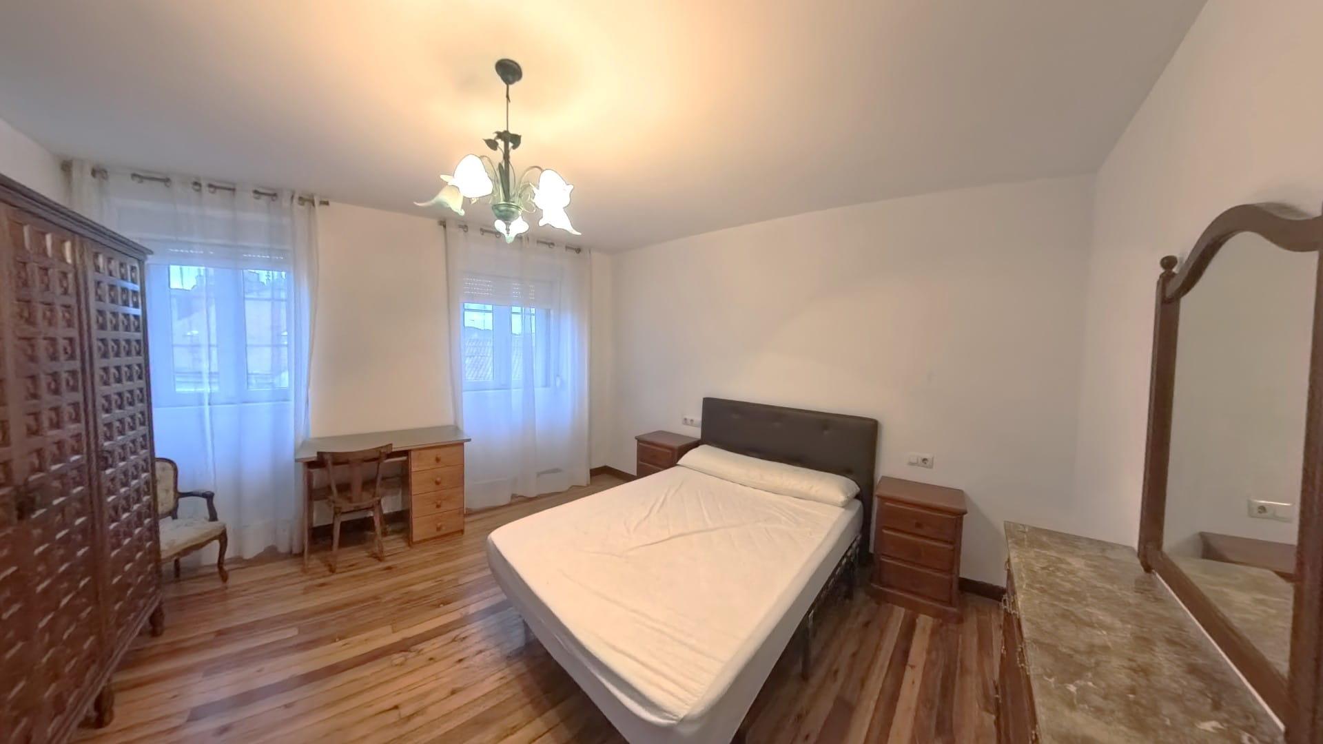 Imagen 27 Apartamento en venta en Santiago De Compostela / A pocos metros de Plaza Cervantes en el C...