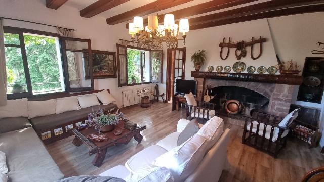 Imagen 5 Inmueble 300415 - Casa Aislada en venta en Castellví De Rosanes / A 2 minutos de  Ap-7 y 5 minutos de A-2.