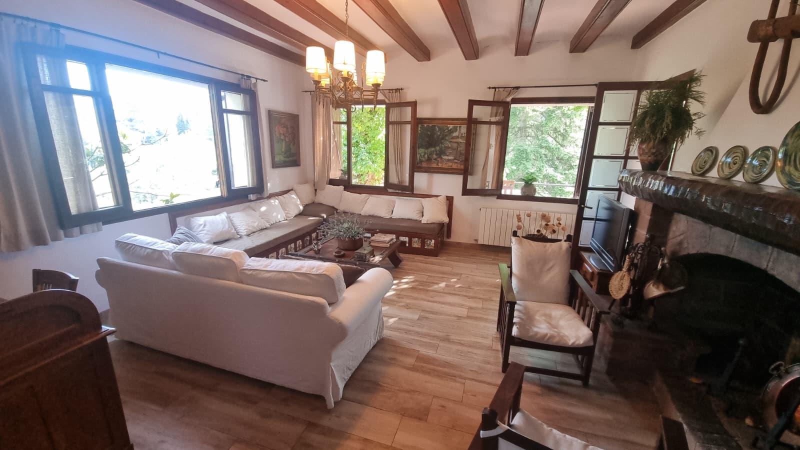 Imagen 6 Casa Aislada en venta en Castellví De Rosanes / A 2 minutos de  Ap-7 y 5 minutos de A-2.