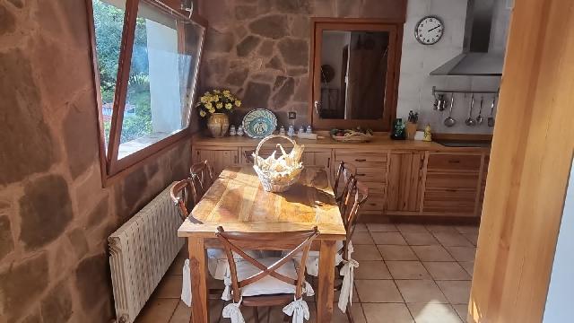 Imagen 4 Inmueble 300415 - Casa Aislada en venta en Castellví De Rosanes / A 2 minutos de  Ap-7 y 5 minutos de A-2.