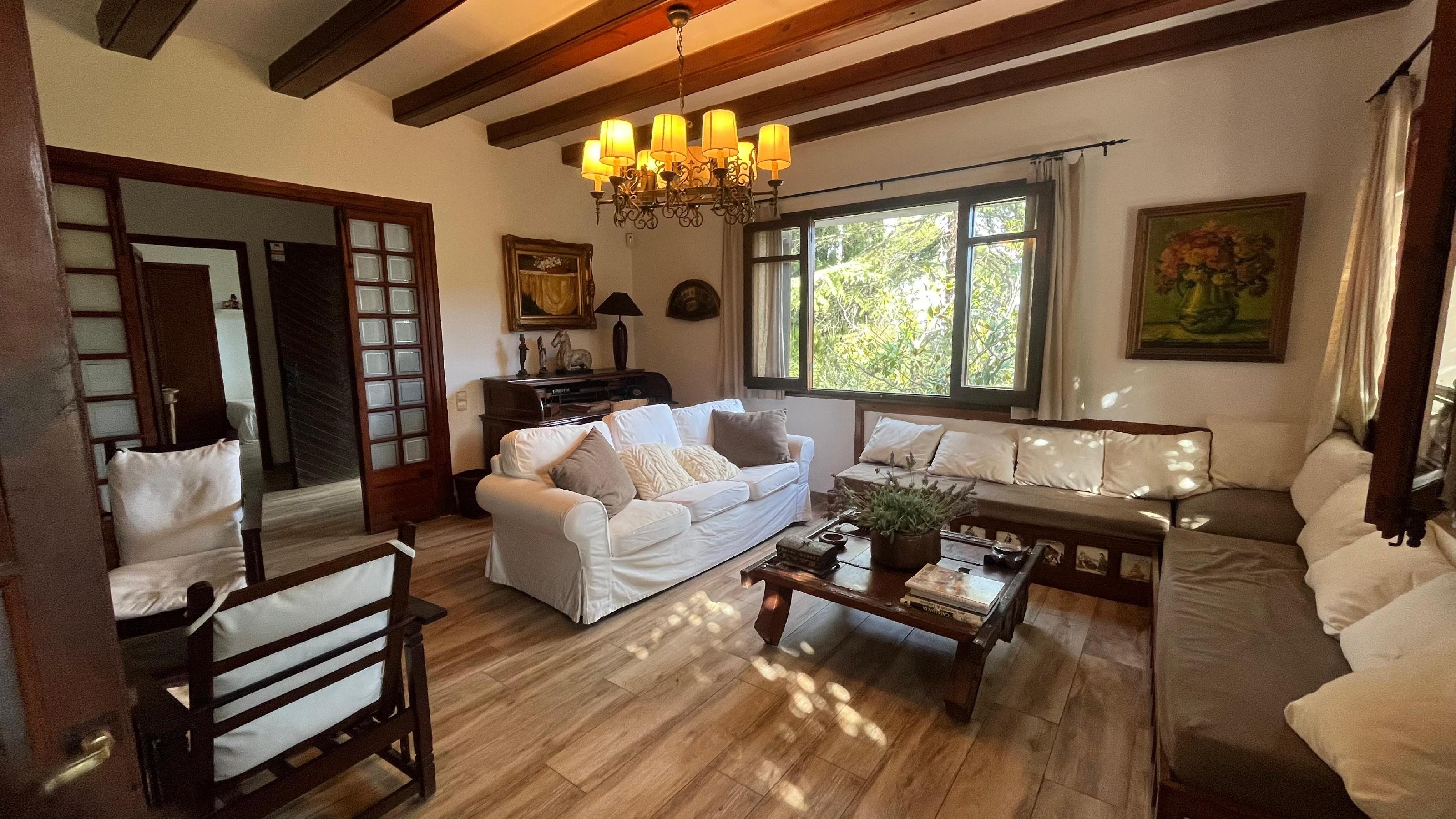 Imagen 8 Casa Aislada en venta en Castellví De Rosanes / A 2 minutos de  Ap-7 y 5 minutos de A-2.