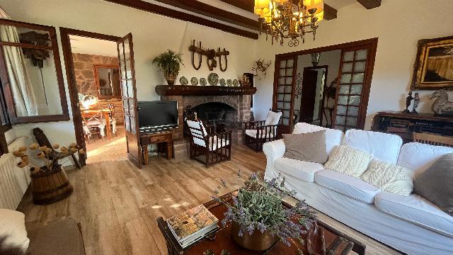 Imagen 7 Inmueble 300415 - Casa Aislada en venta en Castellví De Rosanes / A 2 minutos de  Ap-7 y 5 minutos de A-2.