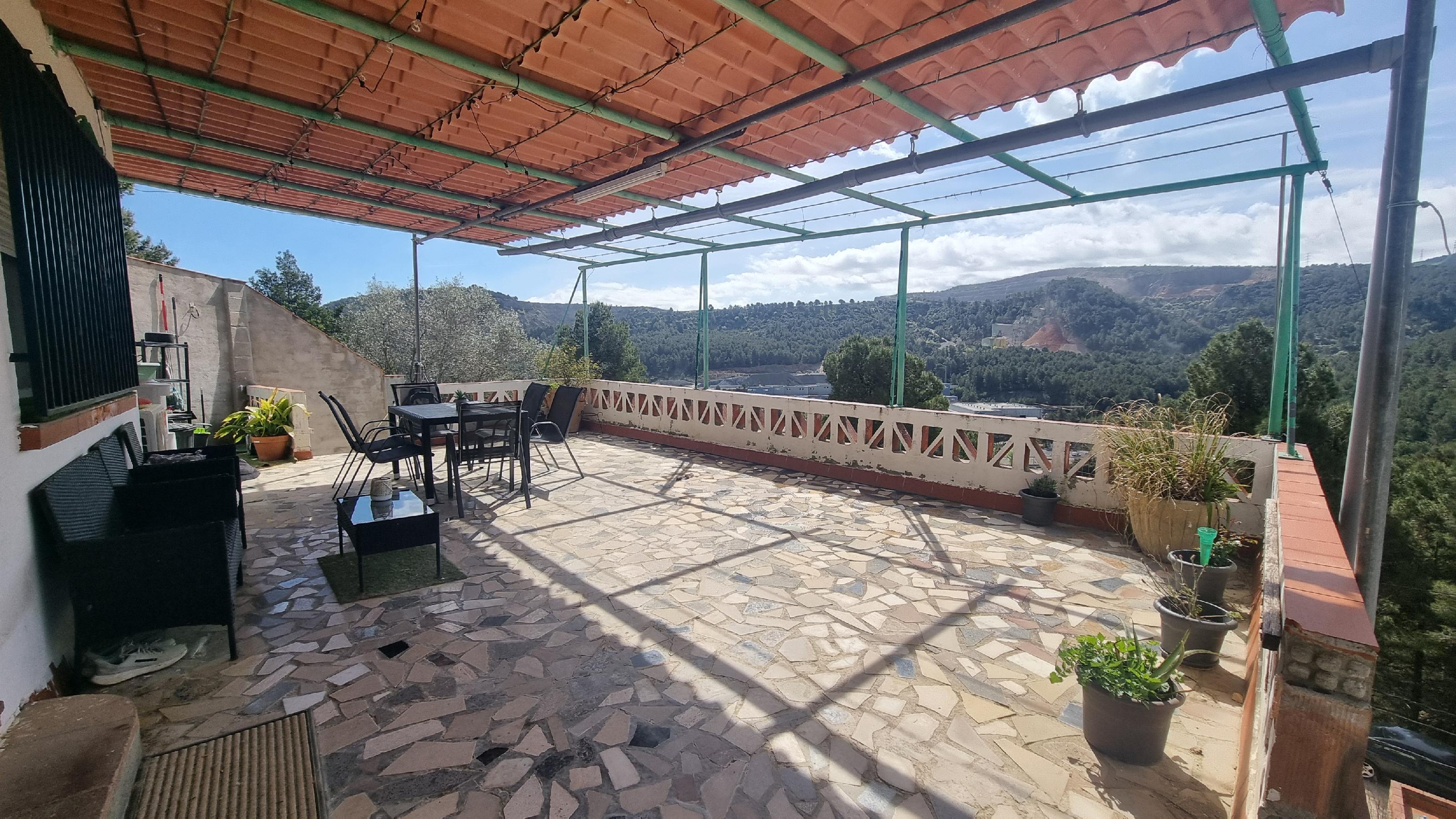 Imagen 3 Casa Aislada en venta en Vallirana / A 10 minutos de la autovía A-2