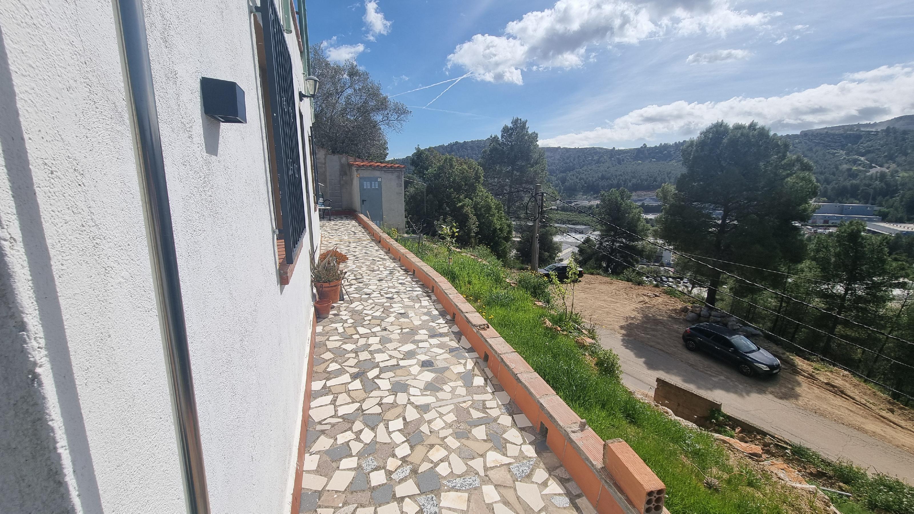 Imagen 10 Casa Aislada en venta en Vallirana / A 10 minutos de la autovía A-2