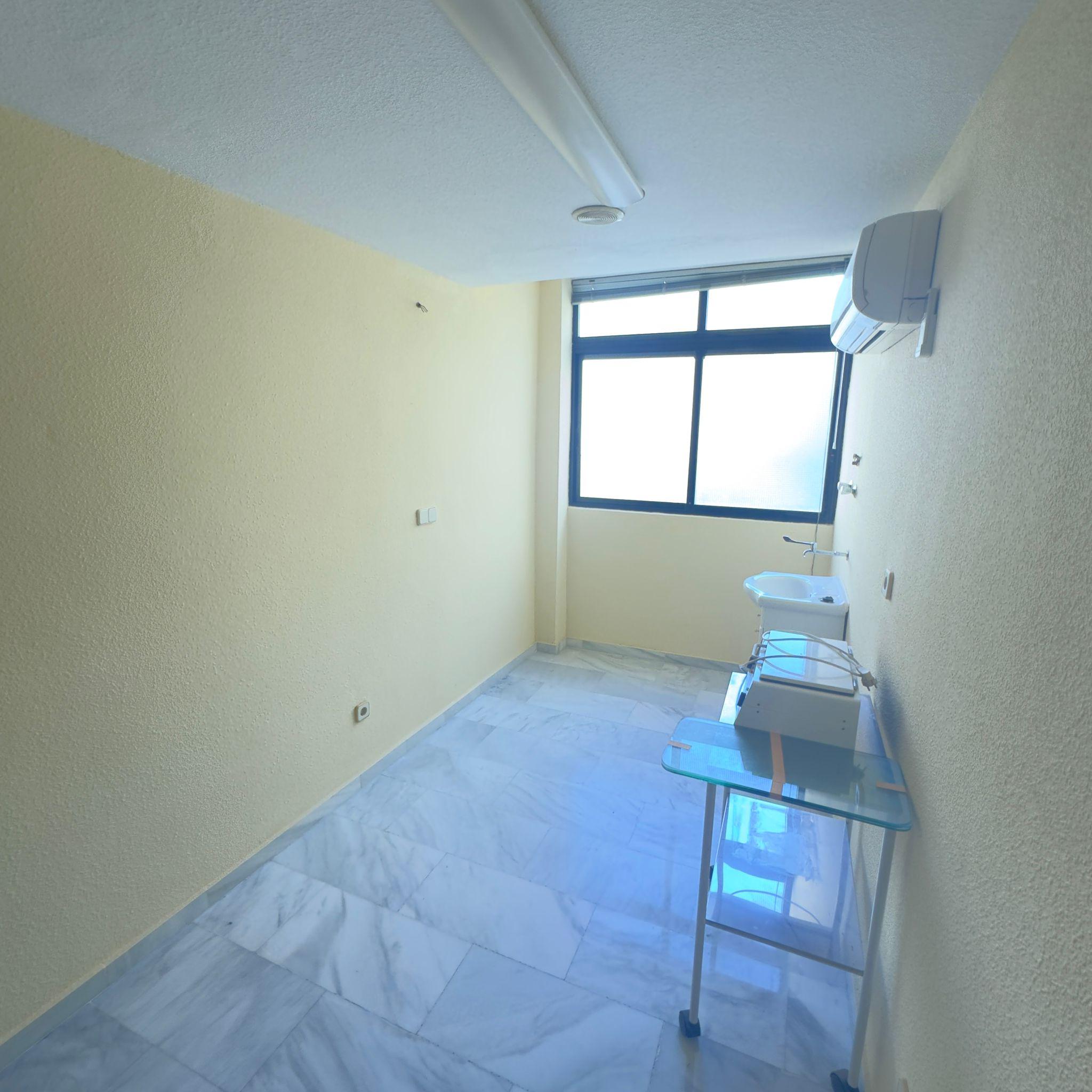 Imagen 12 Apartamento en venta en Almuñécar / Avd. Andalucia,1