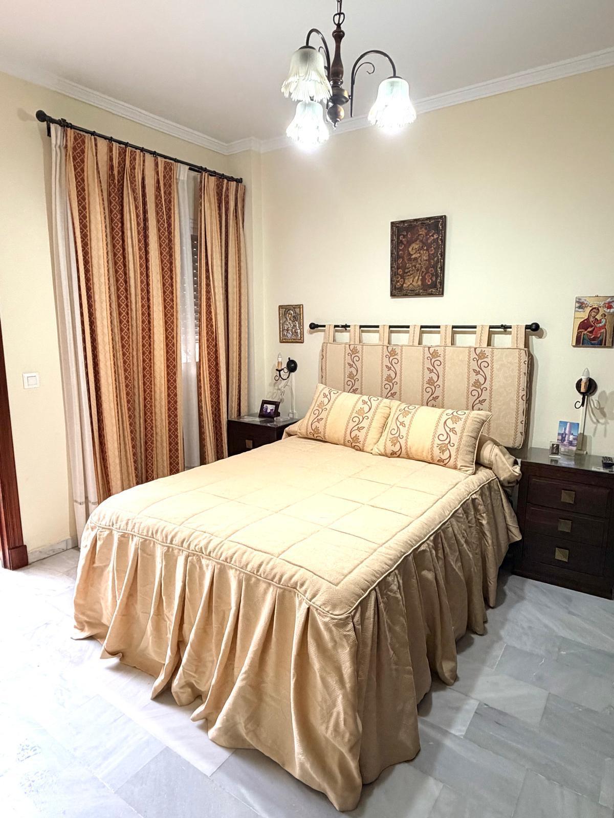 Imagen 14 Casa Adosada en venta en Sanlúcar De Barrameda / A 600 metros del emblematico restaurante ...