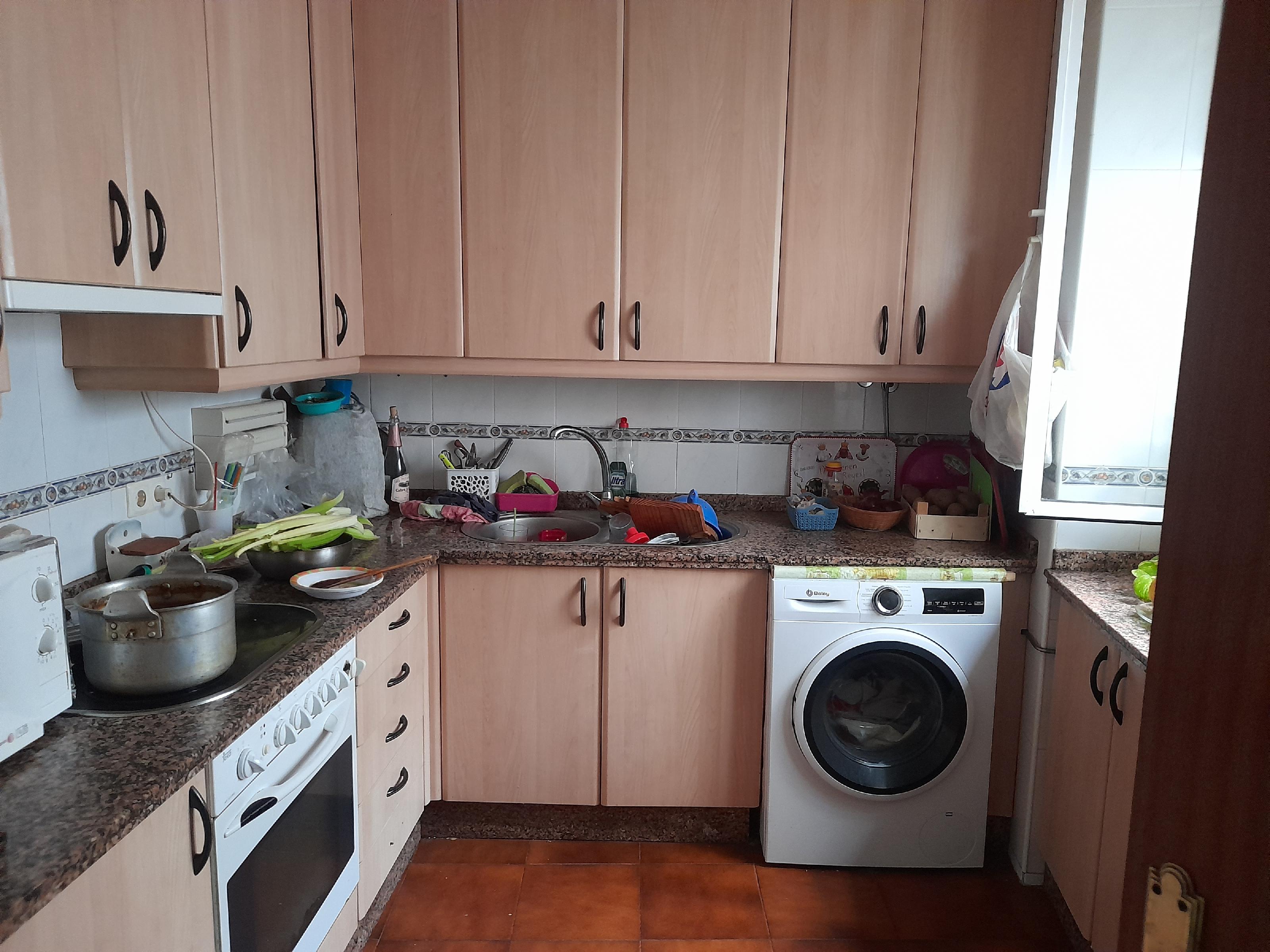 Imagen 5 Casa Adosada en venta en Arcos De La Frontera / Situado muy cerca del restaurante El Nuevo...