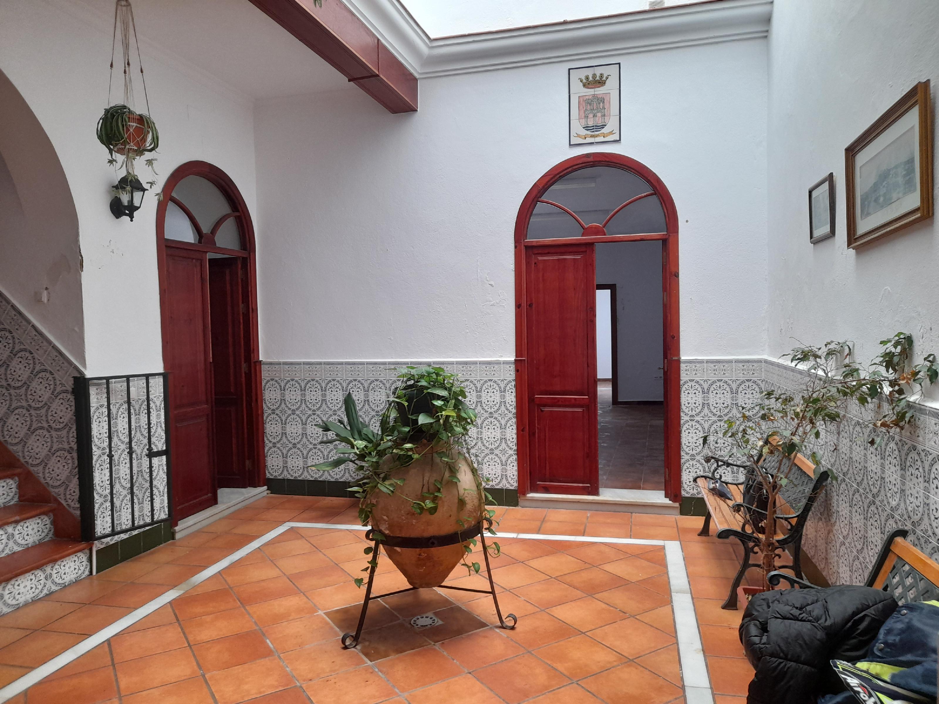 Imagen 25 Casa Adosada en venta en Arcos De La Frontera / Situado muy cerca del restaurante El Nuevo...