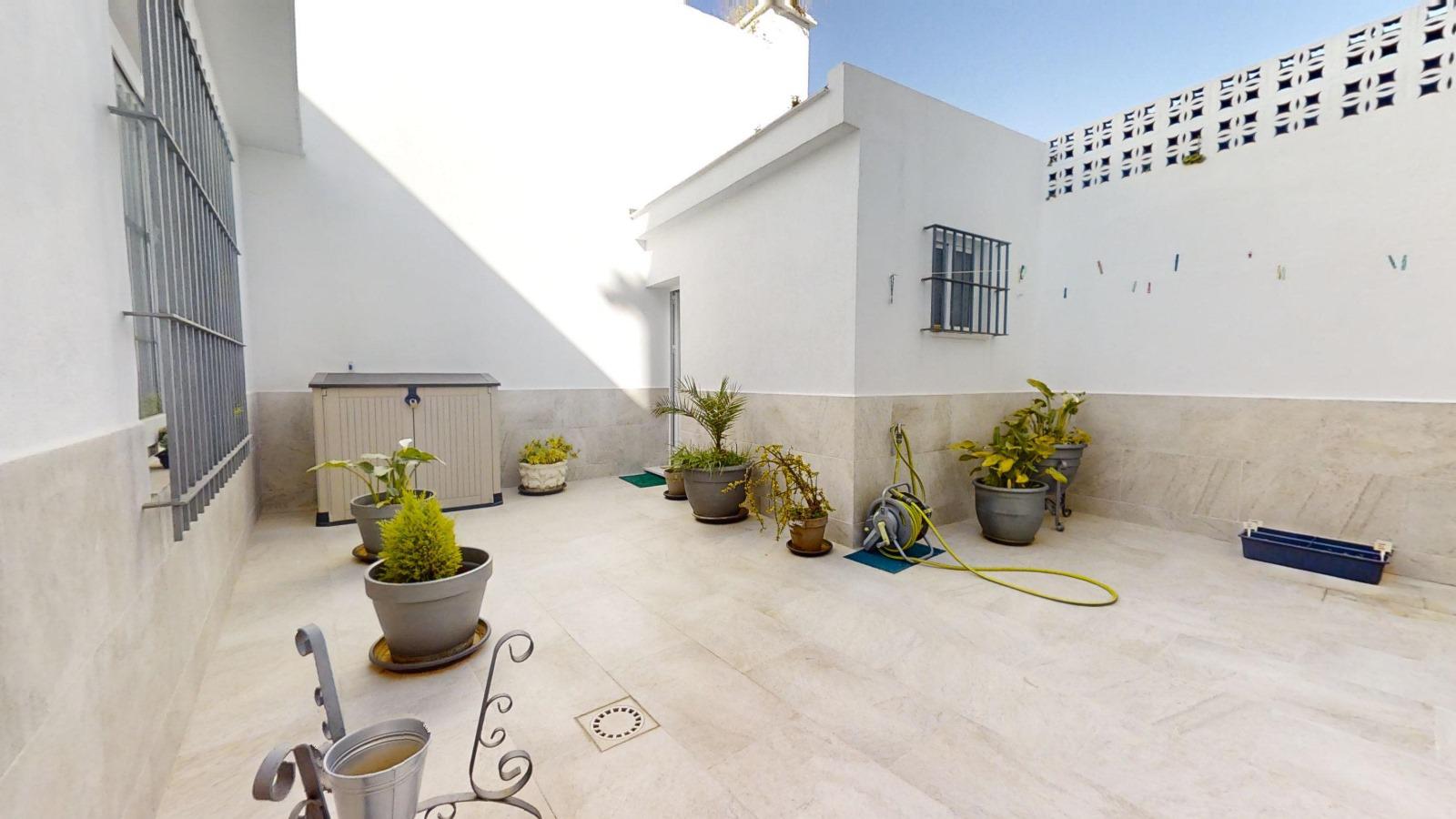 Imagen 17 Casa en venta en Jerez De La Frontera / A pocos metros de  la Pza Plateros y Pza San Marcos