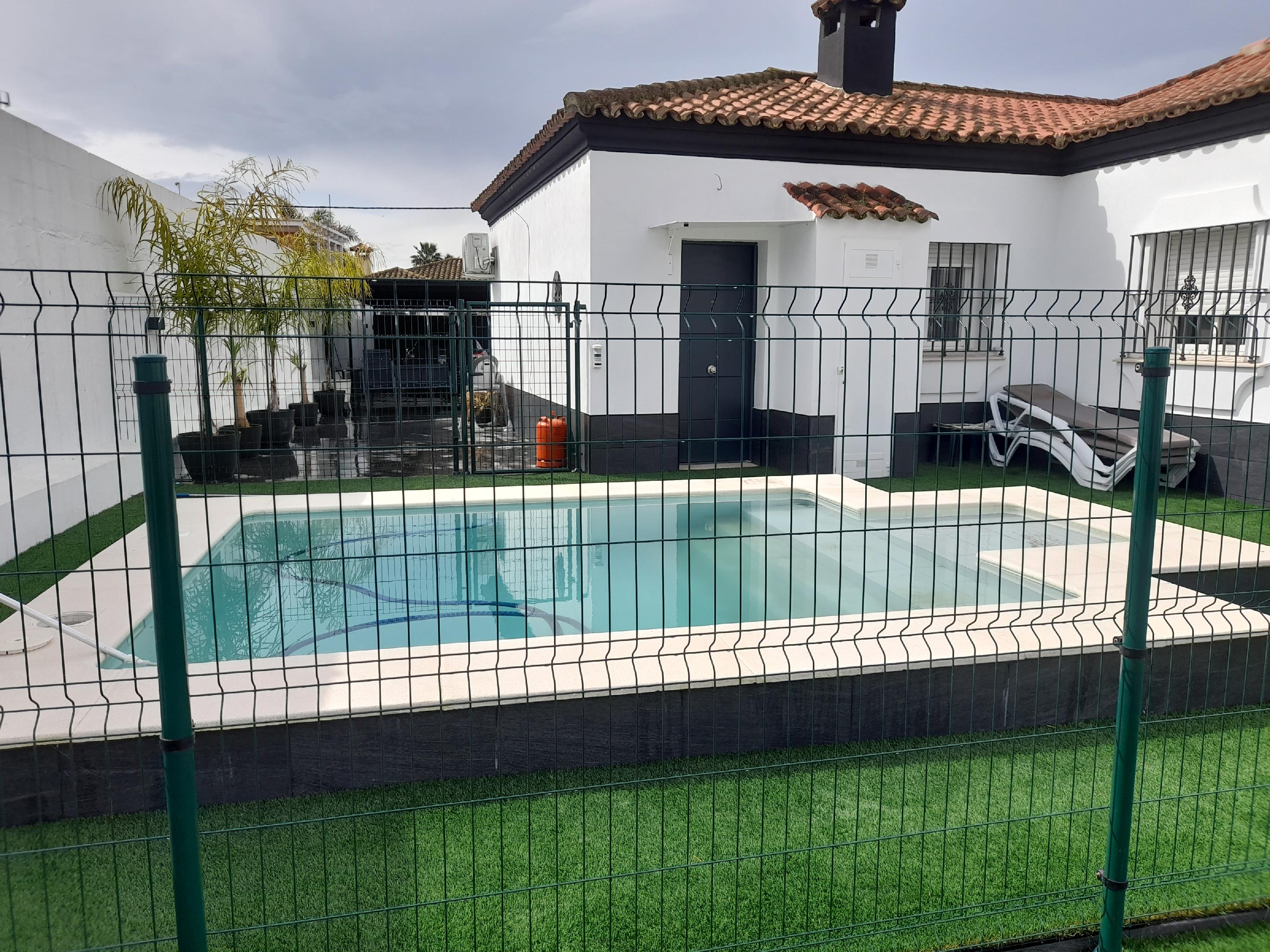 Imagen 1 Casa en venta en Puerto De Santa María El / Cerca de la venta El Pajaro y a 4 km de play...